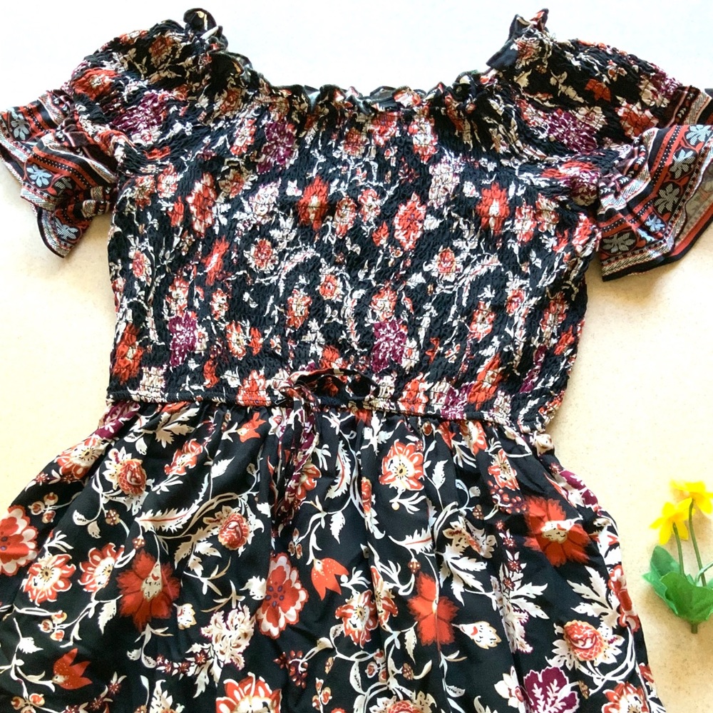 Cute Patterned off-the-shoulder dress ❤️